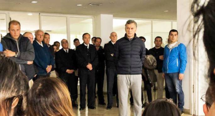 Crew members' relatives gathered at the Mar del Plata naval base, waiting for news (Photo: MercoPress)