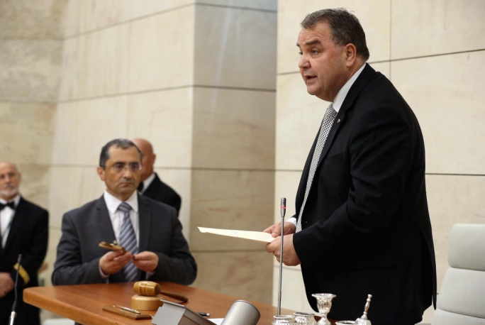Speaker Anglu Farrugia opts for a pin dot tie