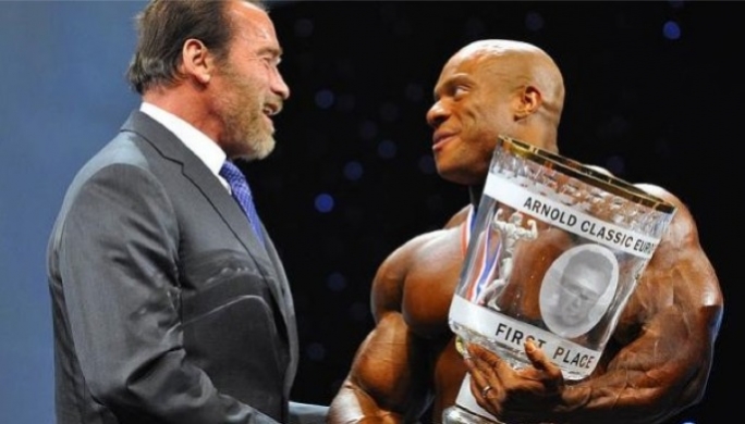 Arnold Schwarzenegger with the 2013 Arnold Classic Europe champion Phil Heath
