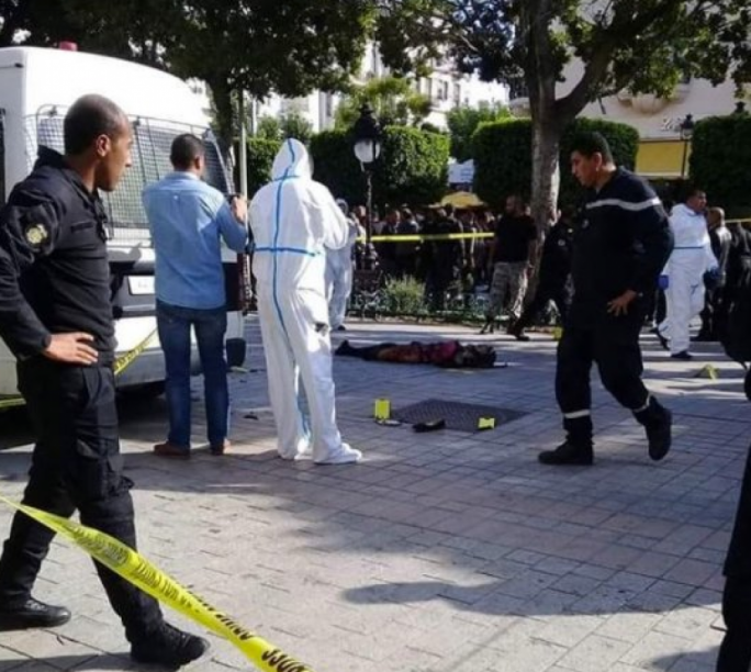 9 injured when woman blows herself up in Tunisia's capital 9 injured when woman blows herself up in Tunisia's capital