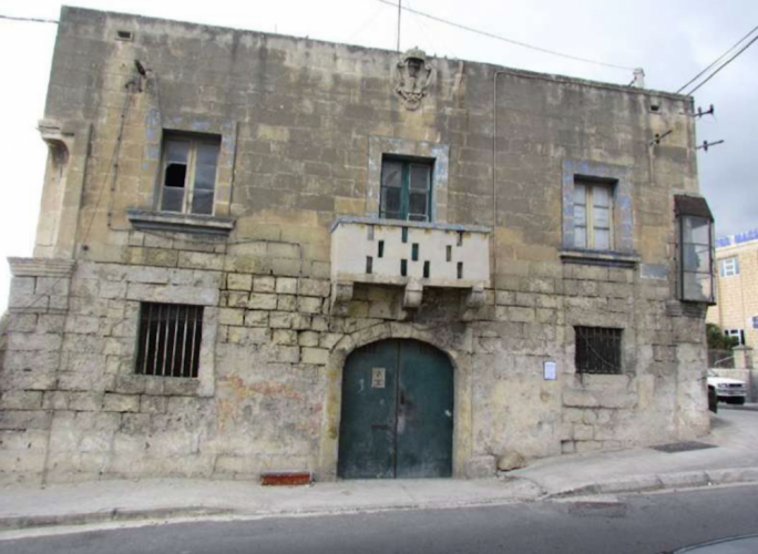 Qormi’s Knights-era farmhouse had to be reconstructed with original stone and with due care on site of new Centreparc mall, but the developers ignored the conditions of their permit, claiming the stone was unusable, and rebuilt a replica