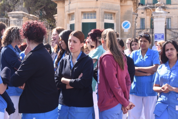 The nurses took an hour out of their break to voice their concerns (Photo: James Bianchi/MediaToday)