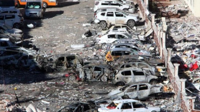 Auto bomb kills 3-year-old in Turkey, wounds 15 Auto bomb kills 3-year-old in Turkey, wounds 15