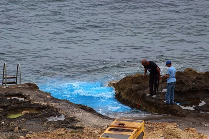 Bugibba waters polluted after workers rinse off paint brushes in sea