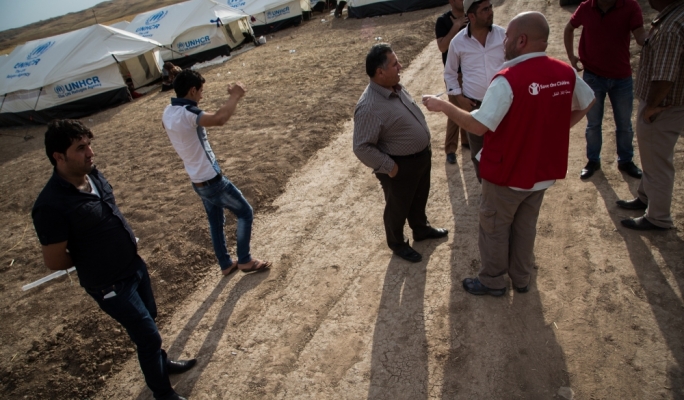 Karl Schembri speaks to refugees in Erbil, Iraq (C) Save The Children