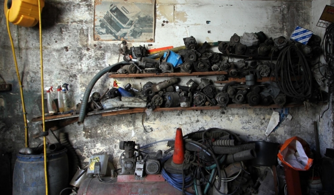 Bus mechanic Luqa