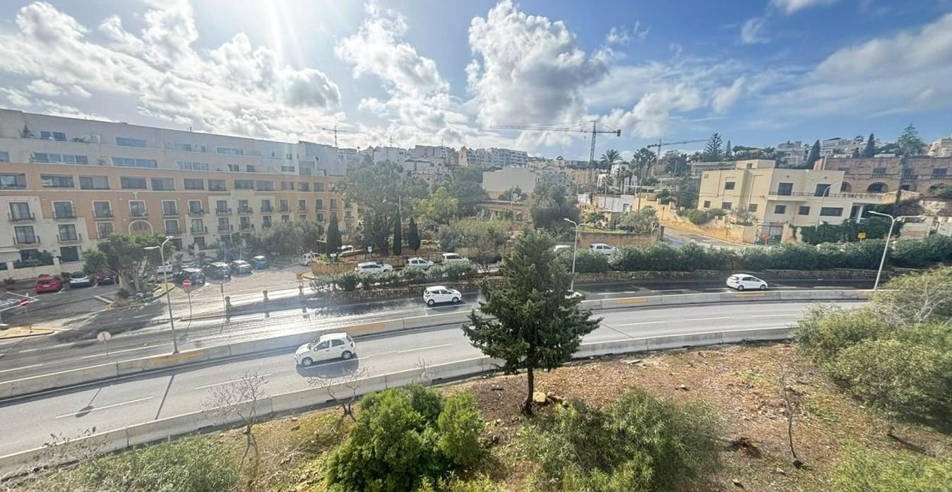 The footbridge will cut across Triq Sant' Andrija, linking it to the Coast Road (Photo: Planning Authority)
