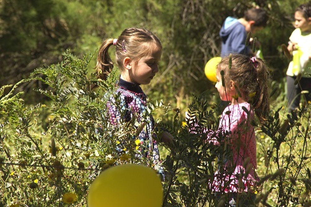 Families participate in Xemxija Easter-egg hunt