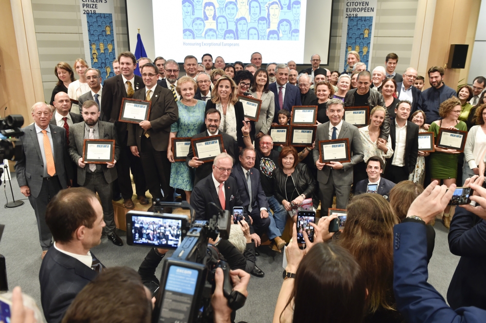  Family photo of the European Citizen's Prize 2018 with Vice-President Sylvie Guillaume and President Antonio Tajani; Bjorn Formosa could not be present