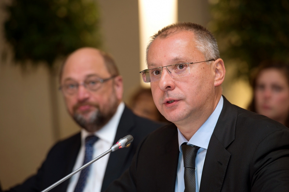 EU to step up practical and financial assistance for refugee action