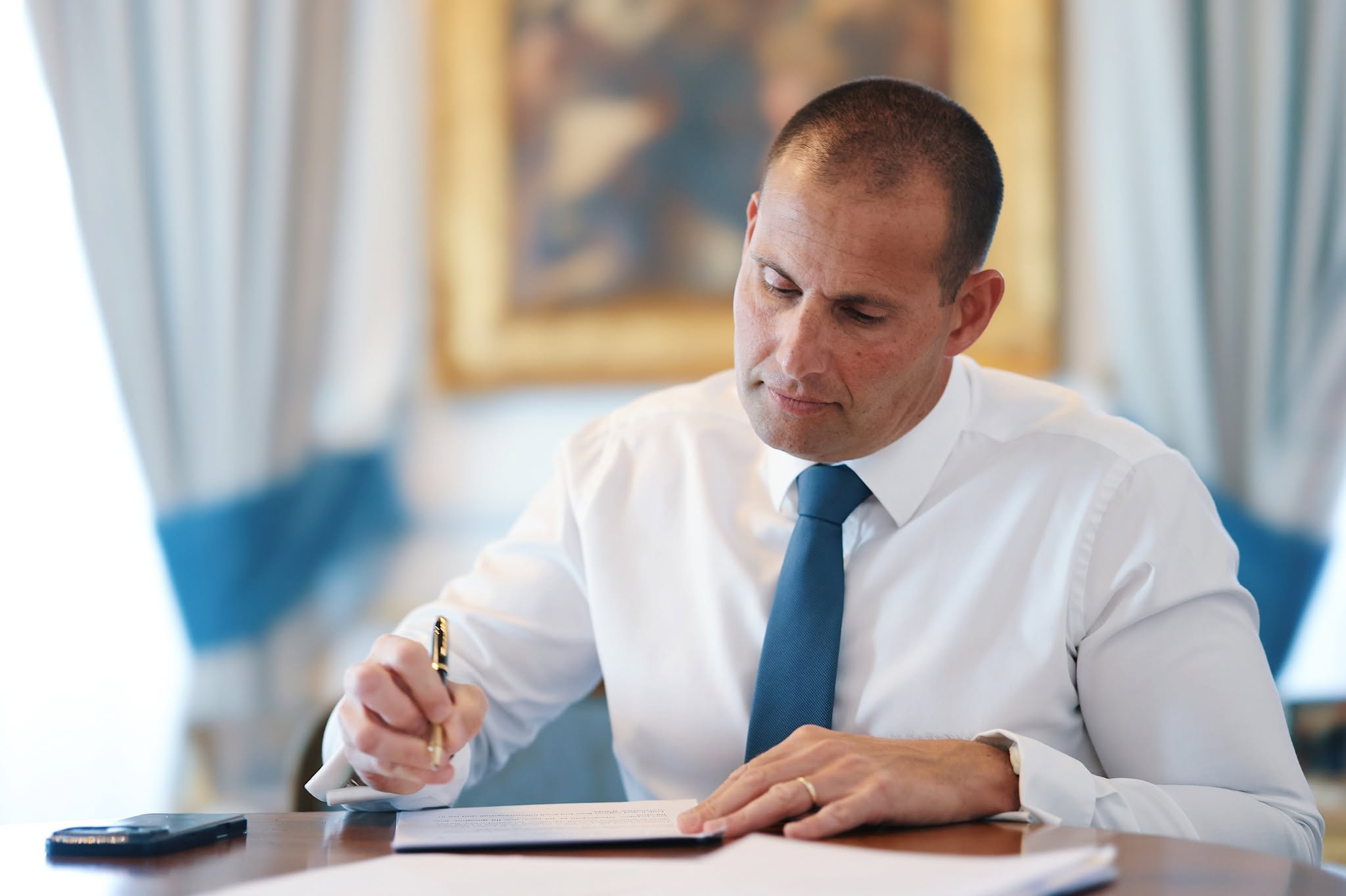 Prime Minister Robert Abela said Malta's economy continue to grow because subsidies have shielded families and businesses from rising fuel and energy prices (Photo: Facebook/Robert Abela)