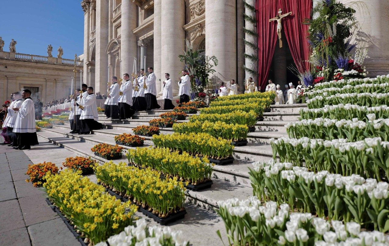 Pope Leo calls on world to hold on to hope in the face of war