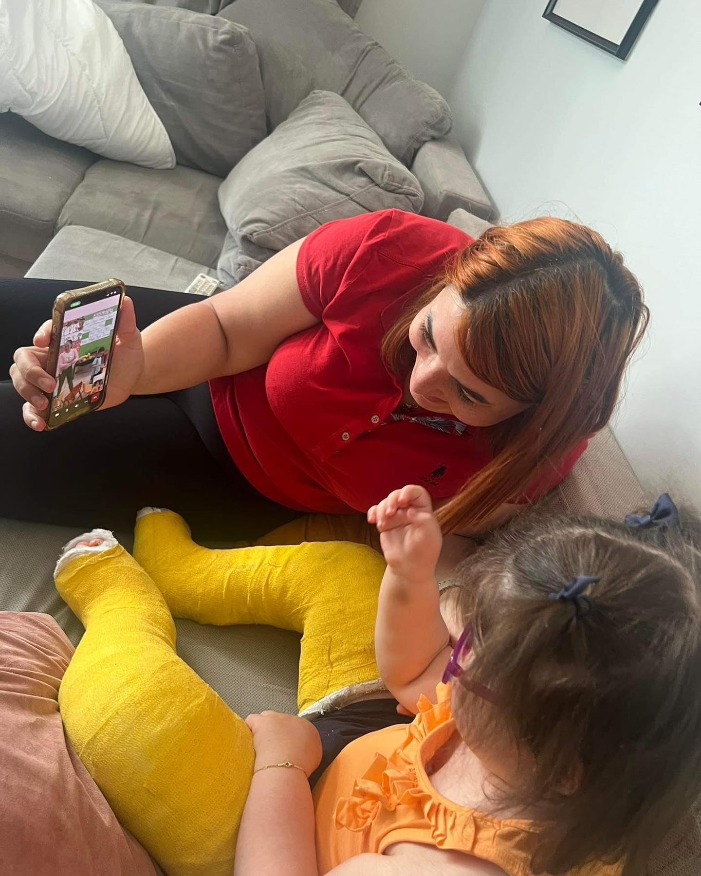 Kate and her mum Charmaine calling her classmates from Poland