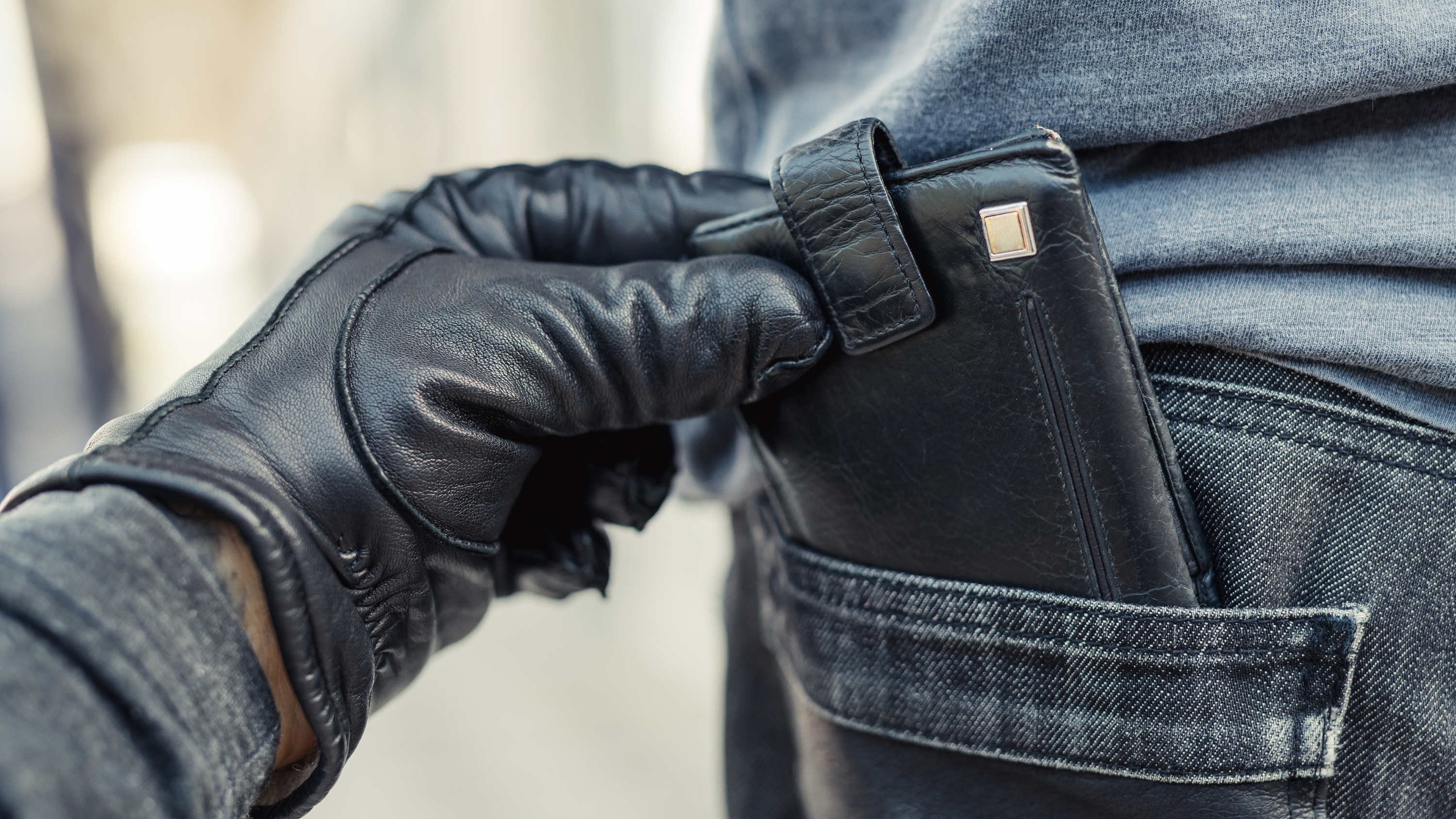 The pair pickpocketed two individuals in Rabat and another three in Marsaxlokk