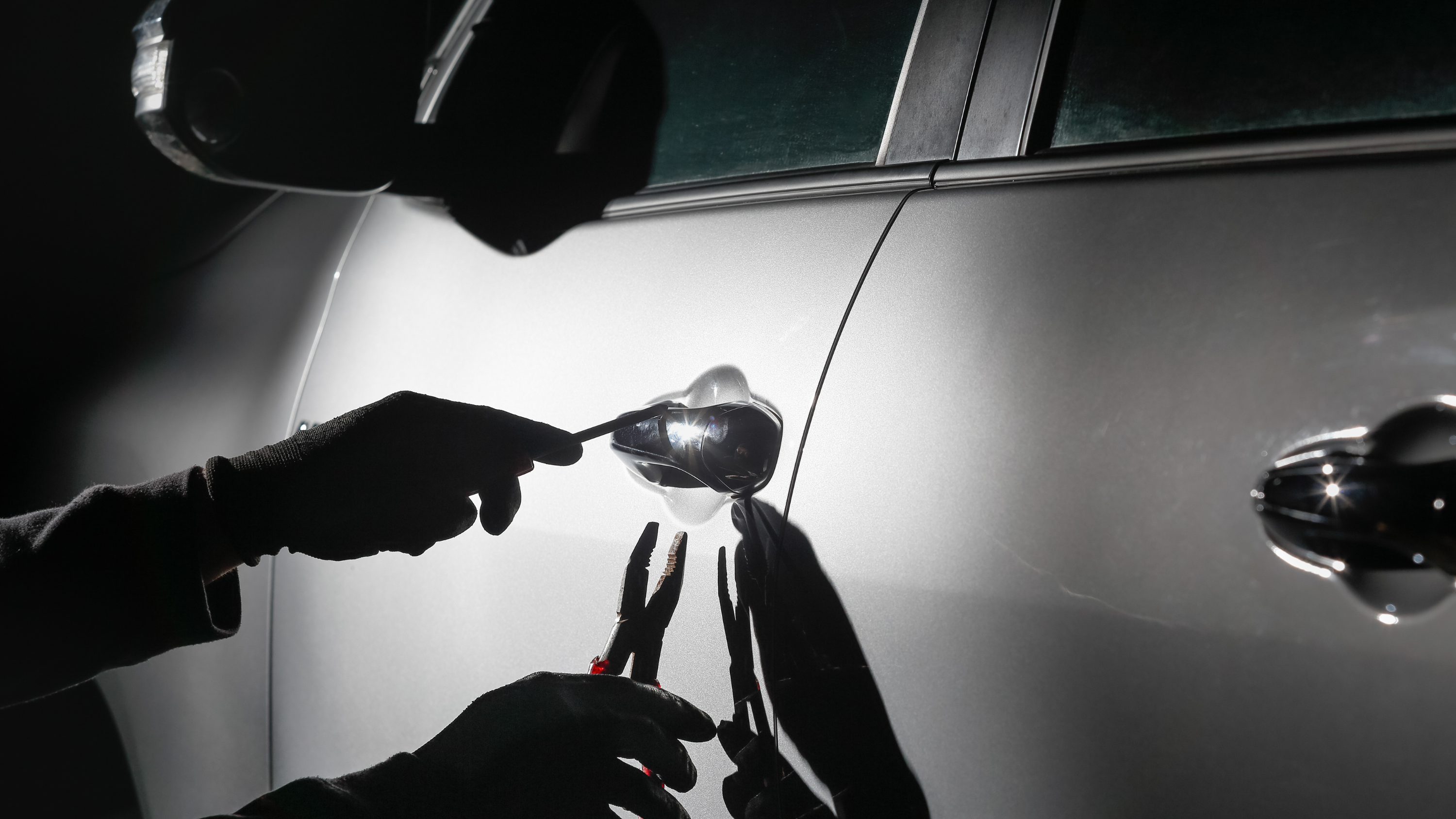 The accused pleaded not guilty to multiple thefts from parked vehicles in Pietà, Marsa and Santa Venera