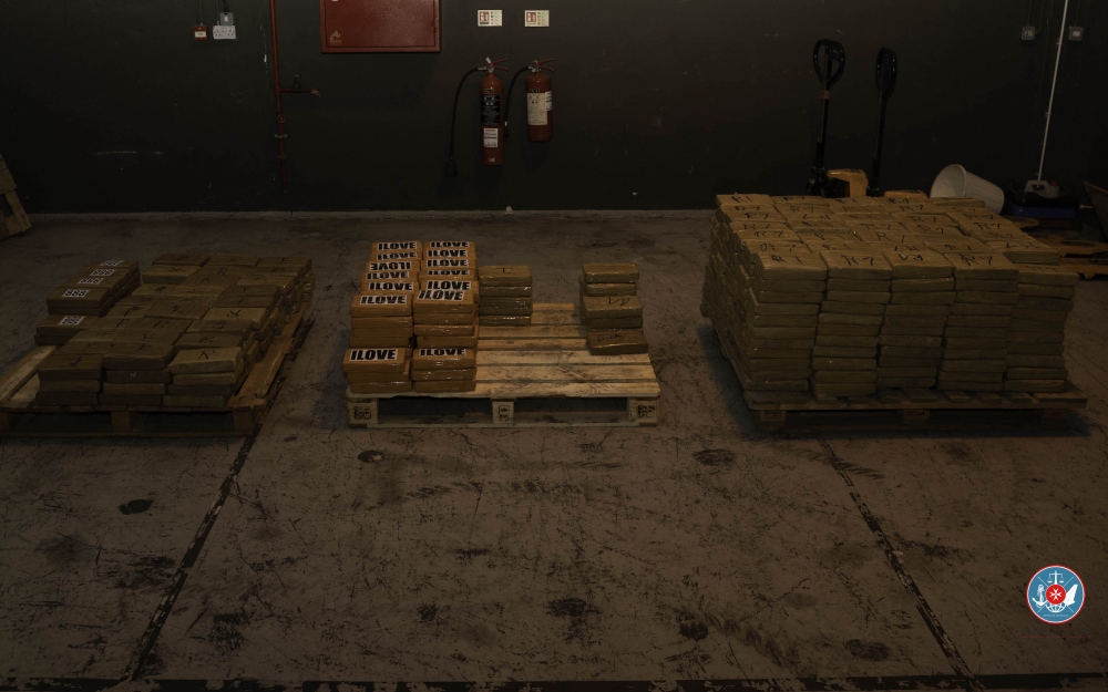 Cocaine with street value of €101 million found hidden in banana shipment