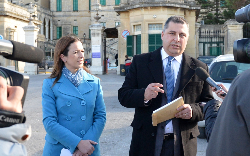 [WATCH] Elderly couple kept separated after woman's request not yet decided