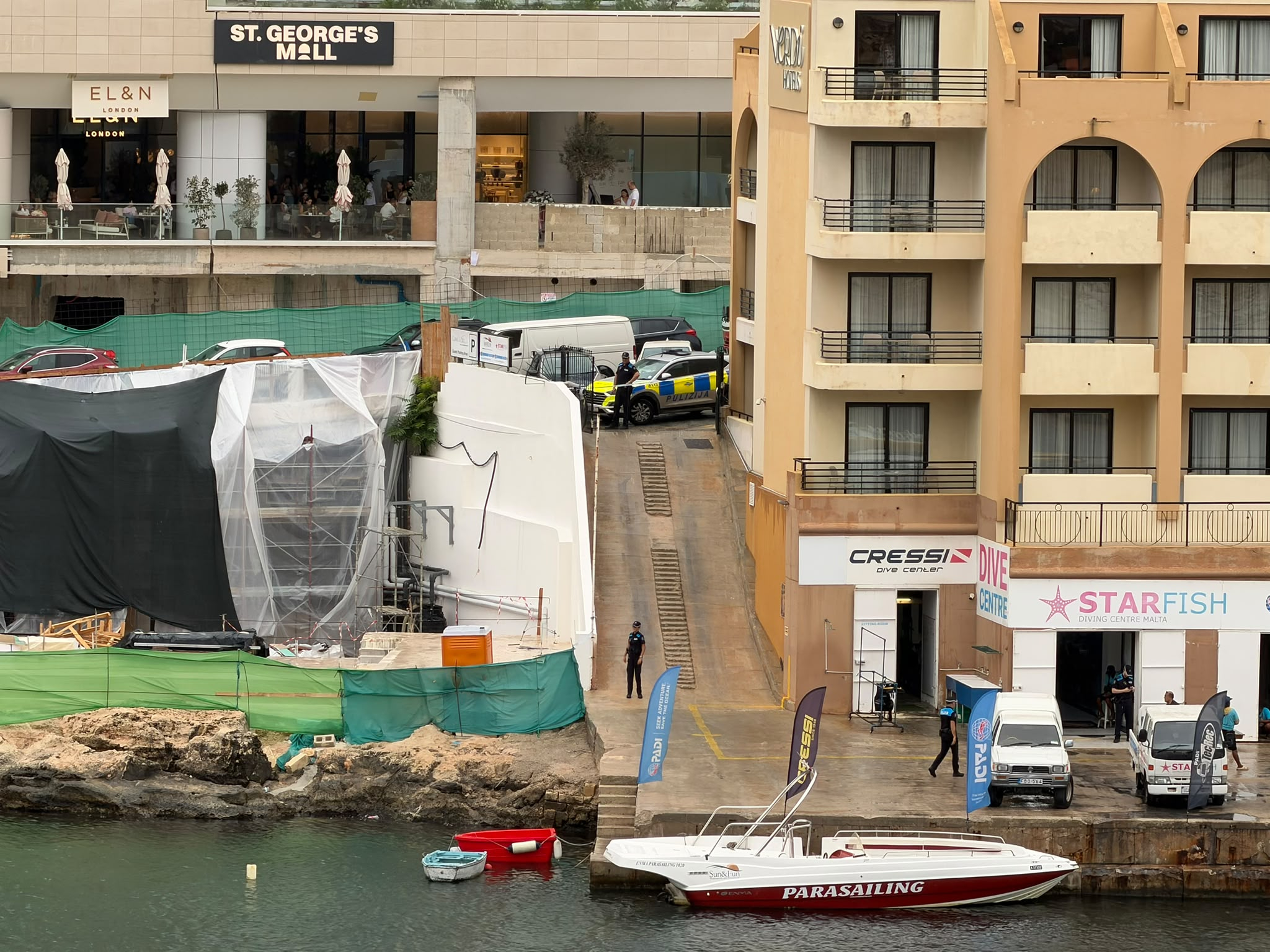 The pair were paragliding off St Julian's on Saturday afternoon (Photo: Juliana Zammit/MaltaToday)