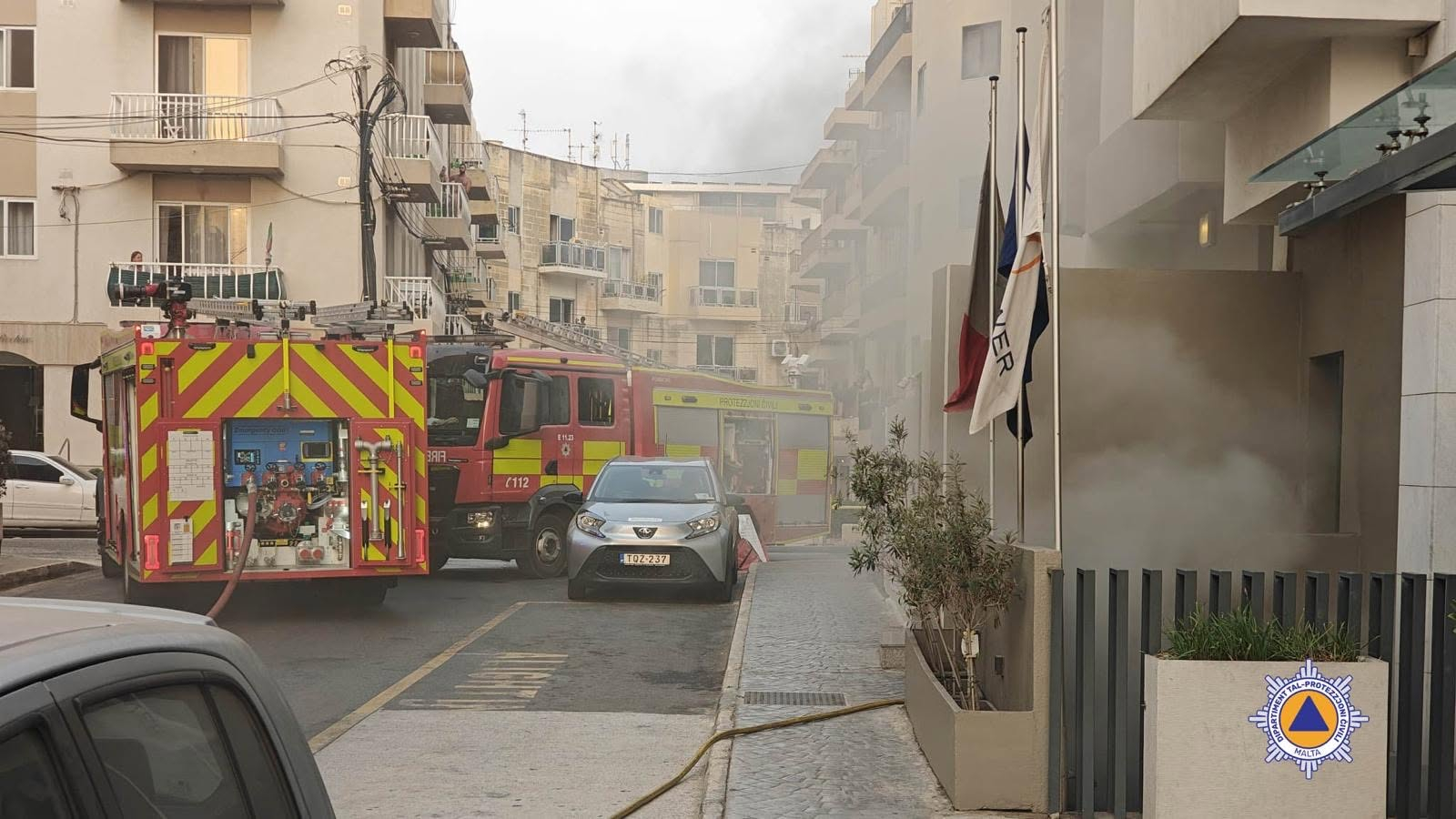 Due to heavy smoke throughout the building, the hotel was fully evacuated as a precaution, however, no injuries were recorded (Photo: Civil Protection Department)