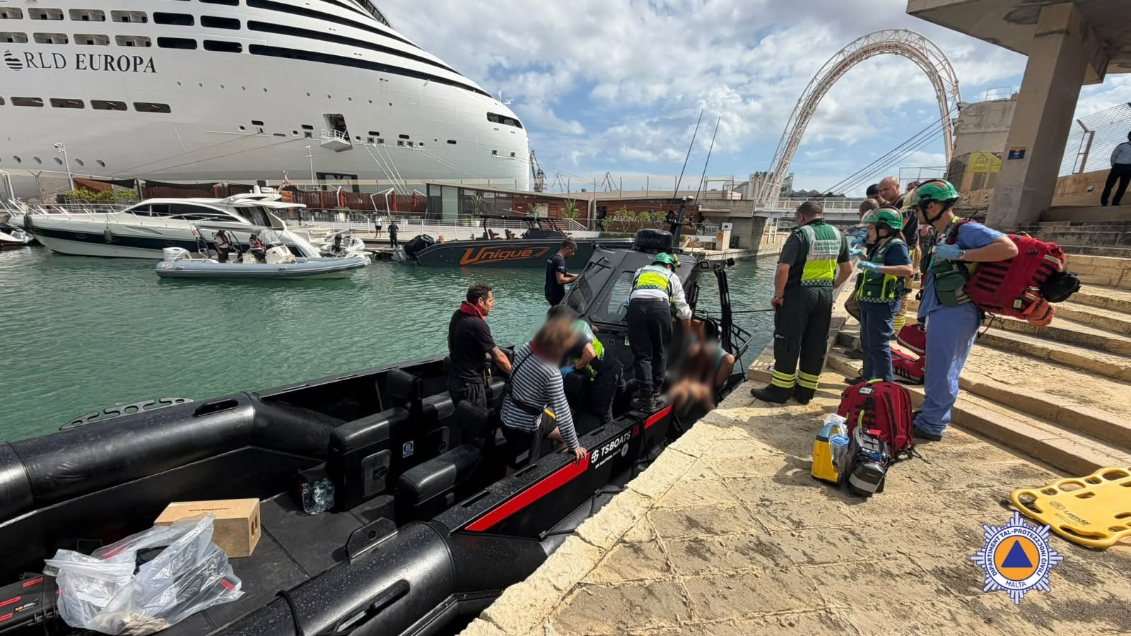 The CPD warned that visitors unfamiliary with local sea conditions should check the forecast before swimming and not to attempt a rescue if it could put their own life at work but to call 112 (Photo: CPD/FB)