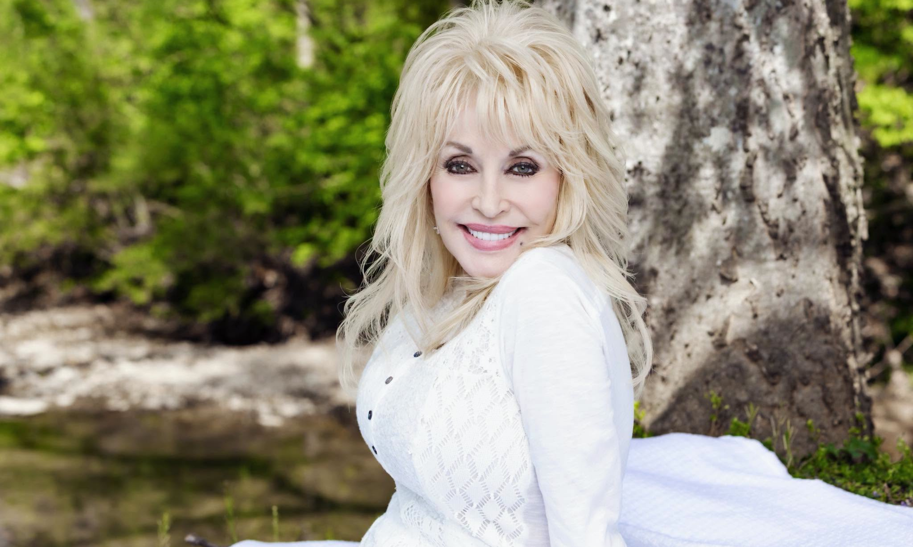 American singer-songwriter Dolly Parton (Photo: Facebook)