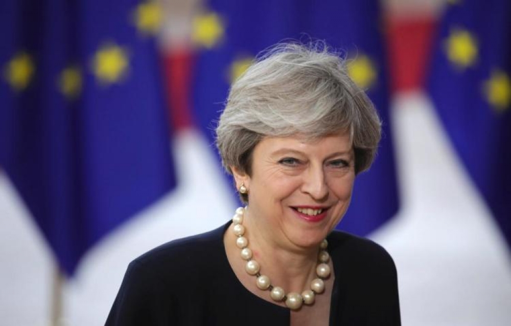Theresa May makes 'fair and serious' offer on rights of EU citizens in UK