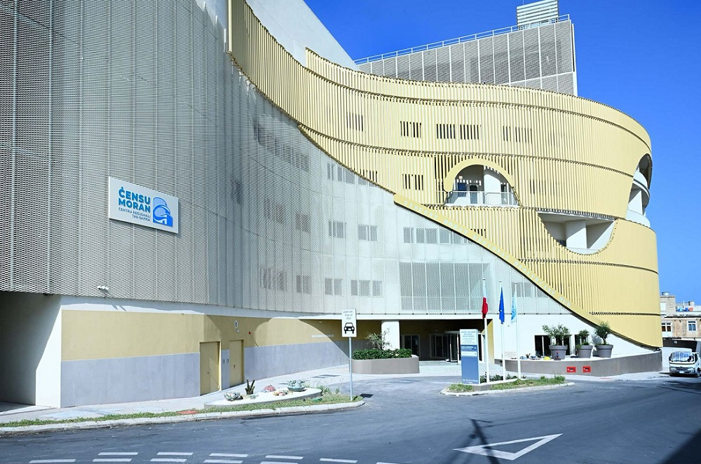 Woman gets suspended sentence after threatening police officer, security guards at health centre