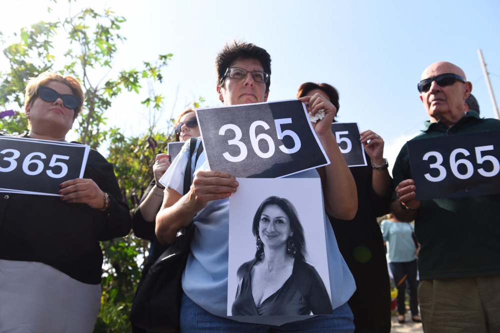 [WATCH] Silent gathering marks time and place where Daphne Caruana Galizia was murdered