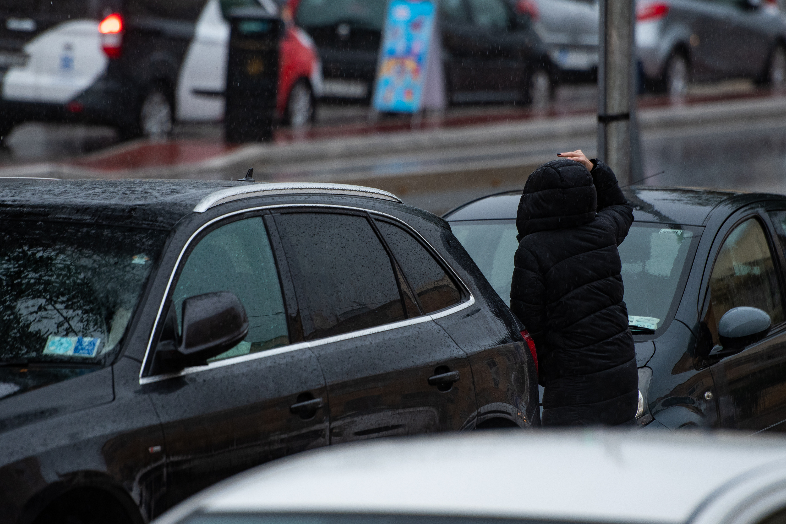 Wind warning from Met Office until 6pm Sunday