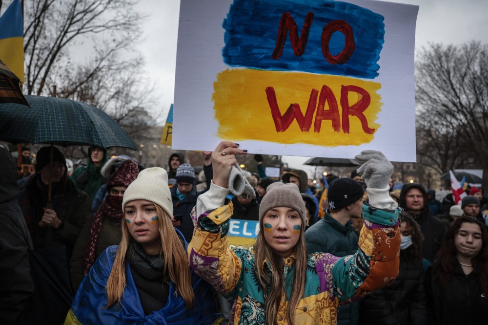Ukraine, Russia reach tentative agreement to organize safe corridors for civilians