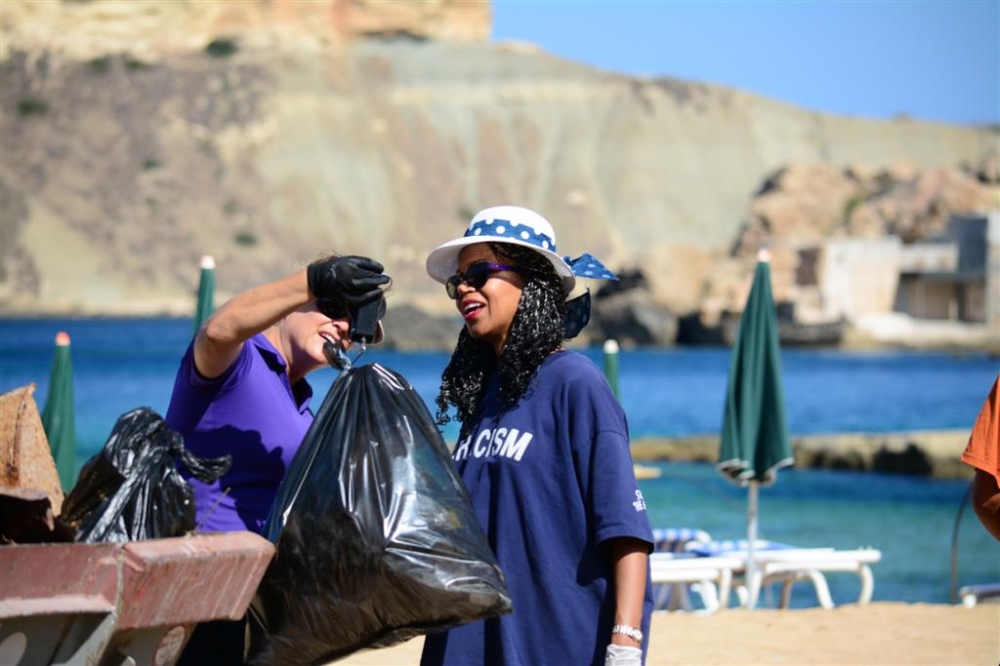 [WATCH] Who can beat the soft power of Americans struggling with Maltese?