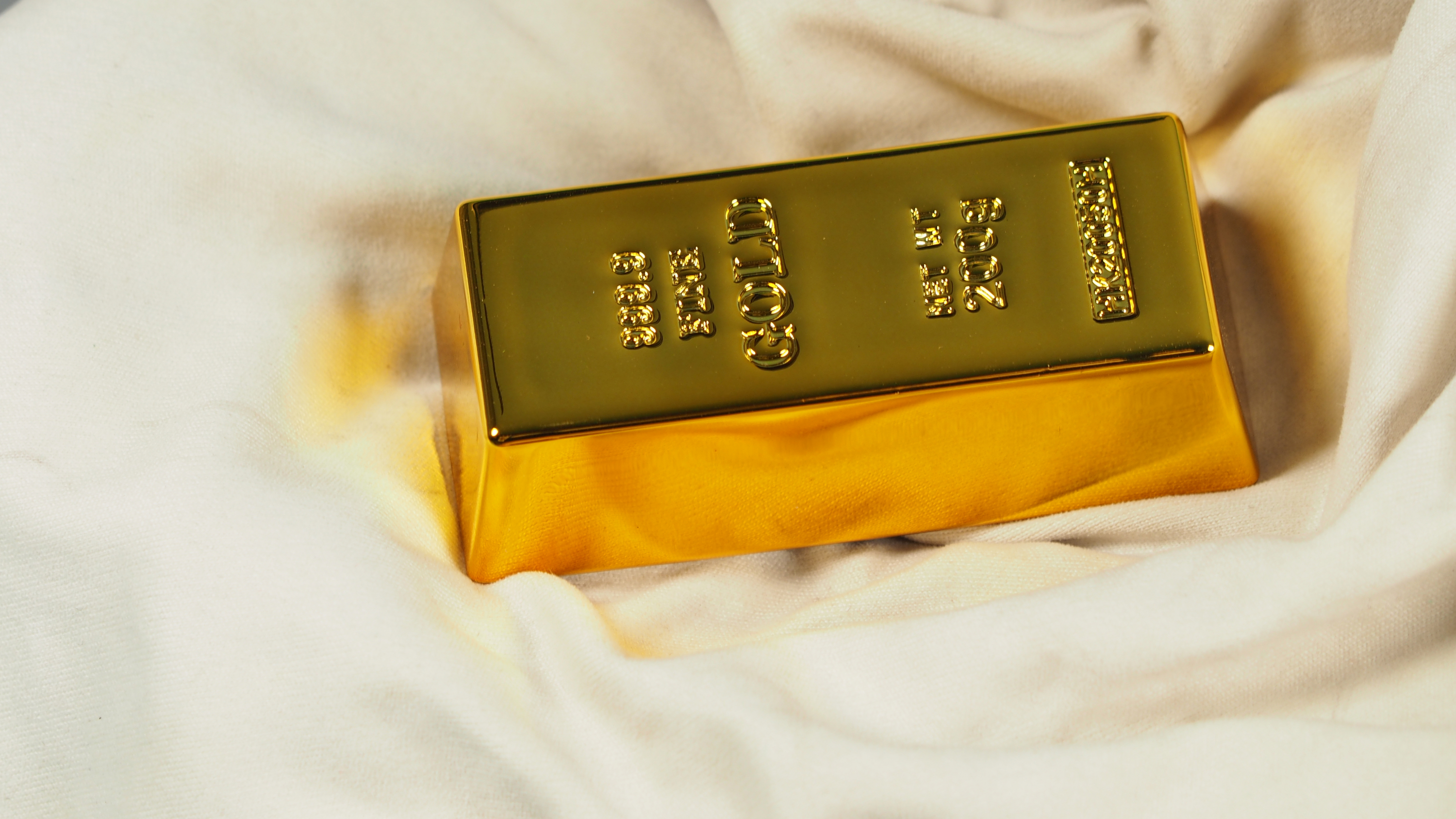 Man told his boss he will buy him gold from Guinea but went to Italy and kept €7,300 for himself