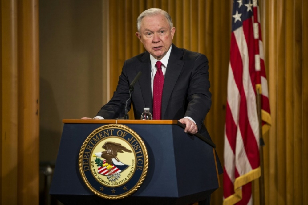 Updated | Pressure rises on US Attorney General