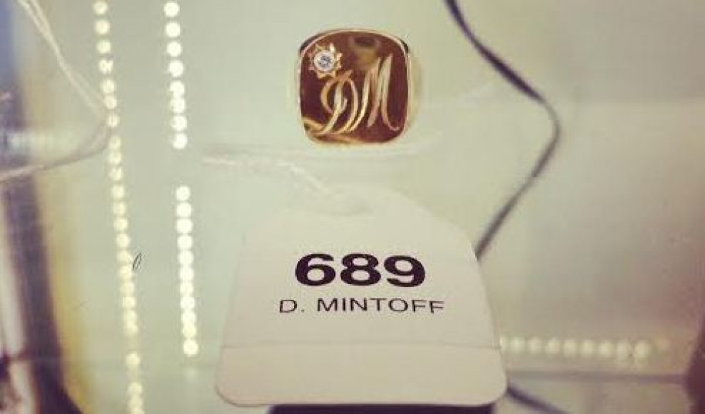 Dom Mintoff's inscribed gold ring auctioned at €5,200