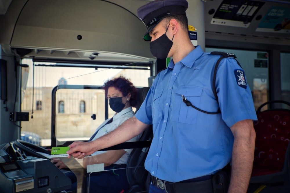 Increased police presence on public transport through collaboration agreement