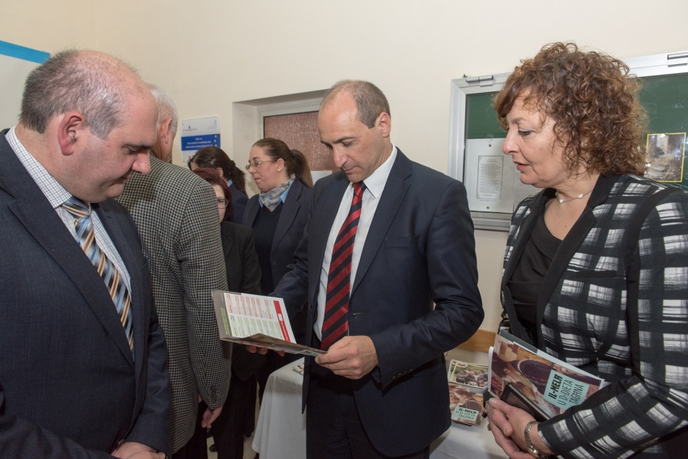 Chris Fearne visits Floriana health care on occasion of World Kidney Day
