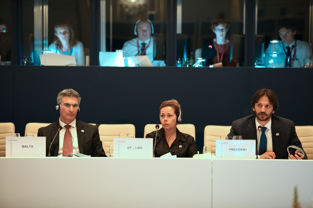 Home affairs minister says managing migration is ‘credibility test’ for EU