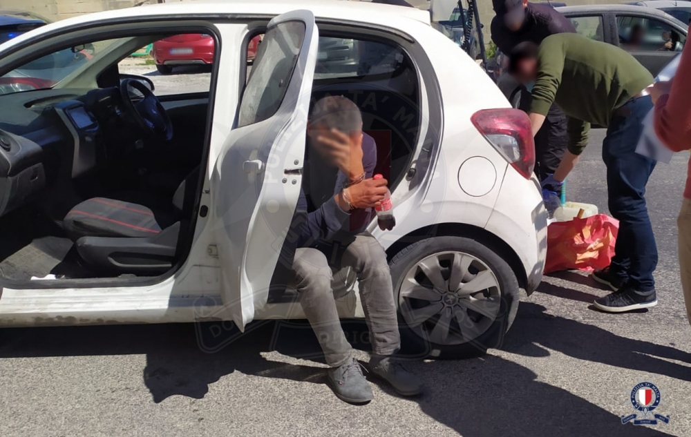 Two men arrested after robbing vegetable vendor at knifepoint