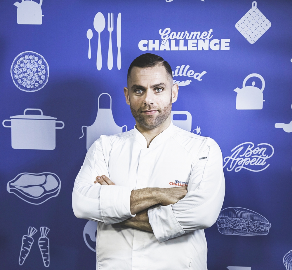 Robert Cassar on the set of Gourmet Challenge