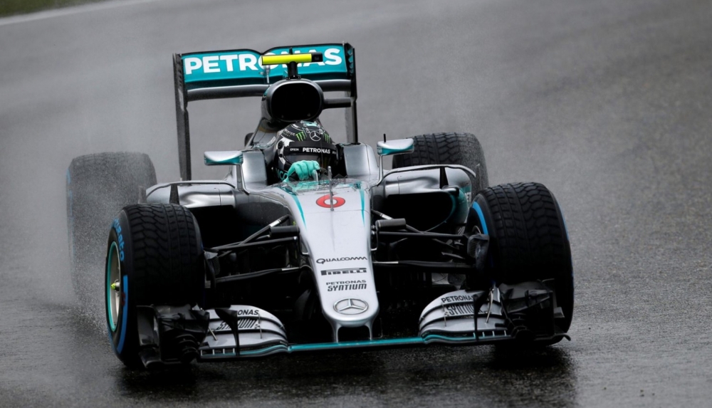Qualifying - Rosberg on pole in China, Hamilton at the back