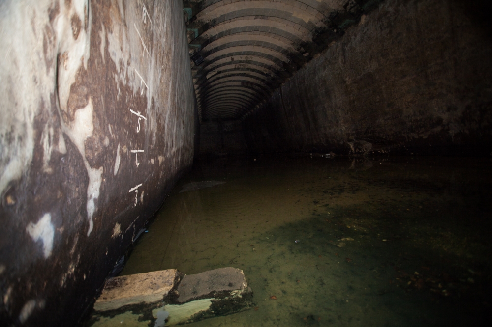 The San Anton Garden reservoir was built by the Knights of Malta in 1600AD and has a capacity of 1,800,000 liters