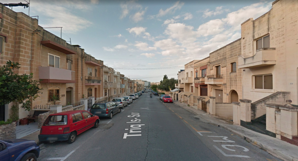 Motorcyclist suffers serious injuries in road accident