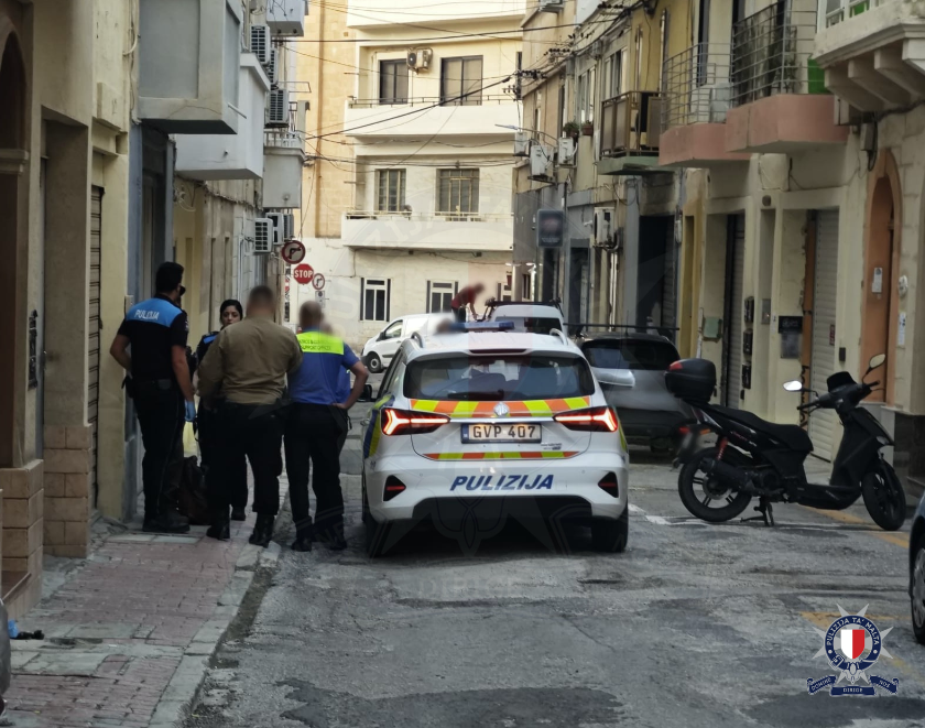 Police arrest 32 people living irregularly in Malta