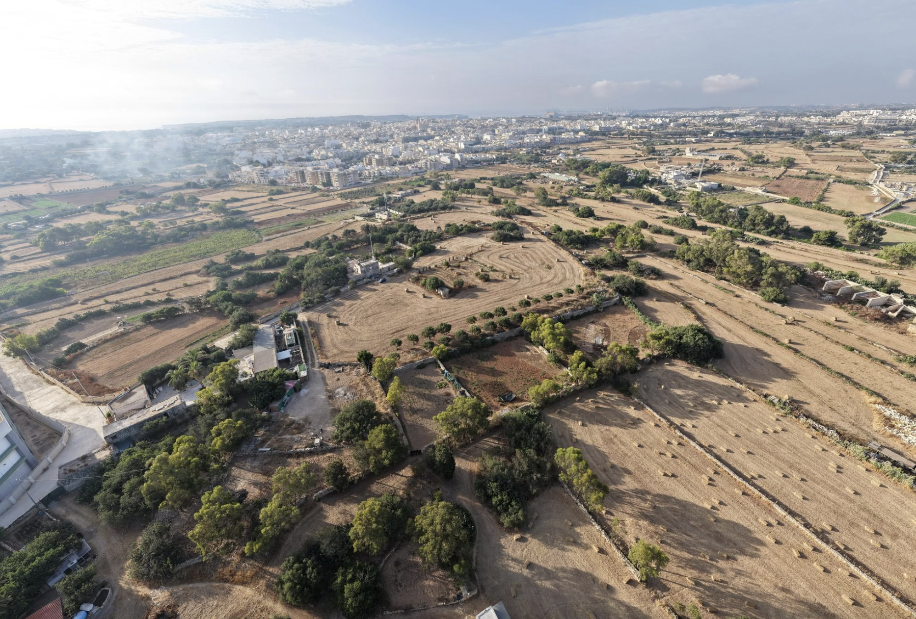 The area lies between the outskirts of Żejtun and the Bulebel Industrial Estate