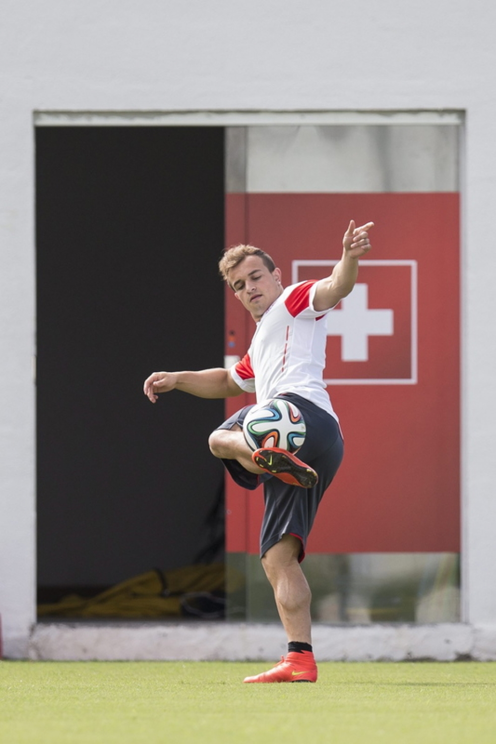 ARGENTINA v SWITZERLAND: Messi up against 'the alpine Messi' for place in quarter-finals