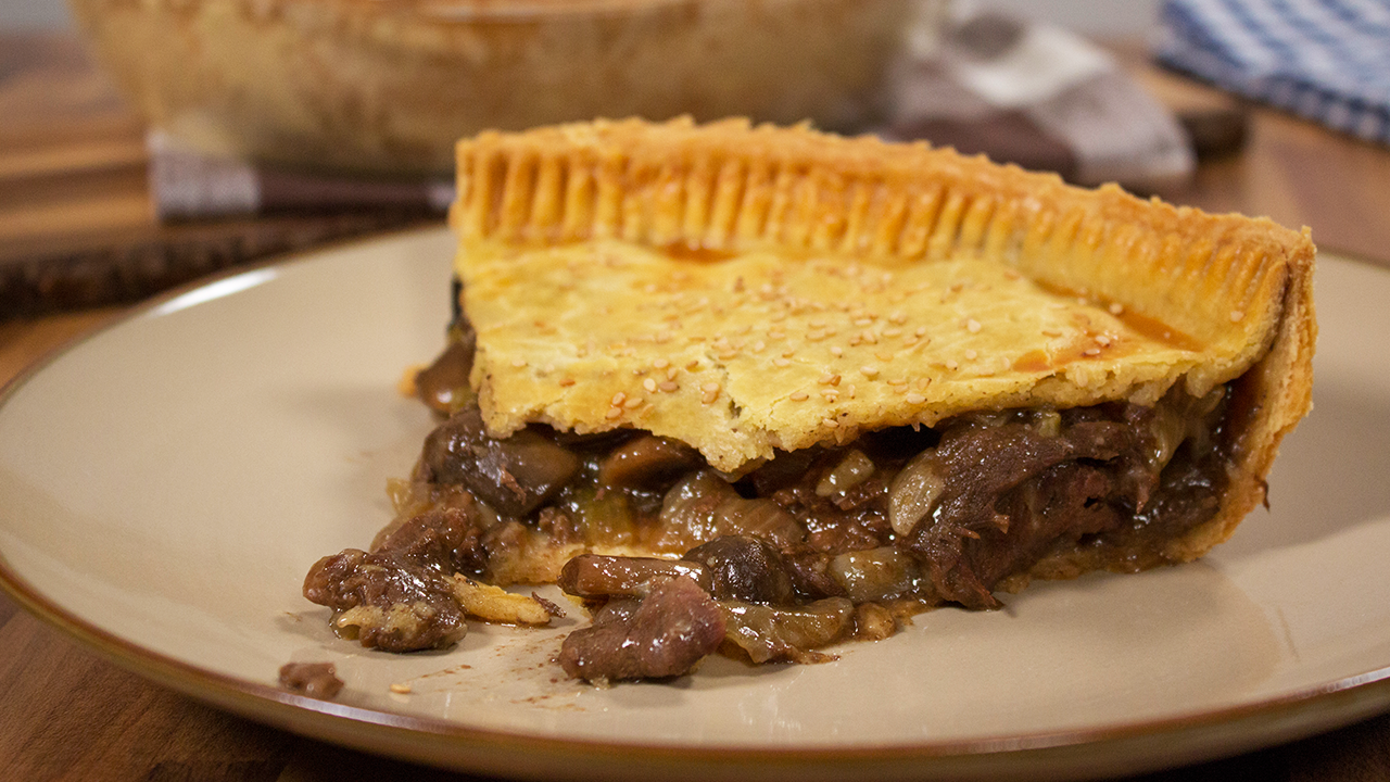 Steak, onion and mushroom pie