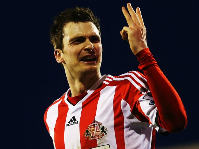 Sunderland leave it late to snatch victory over rivals Newcastle