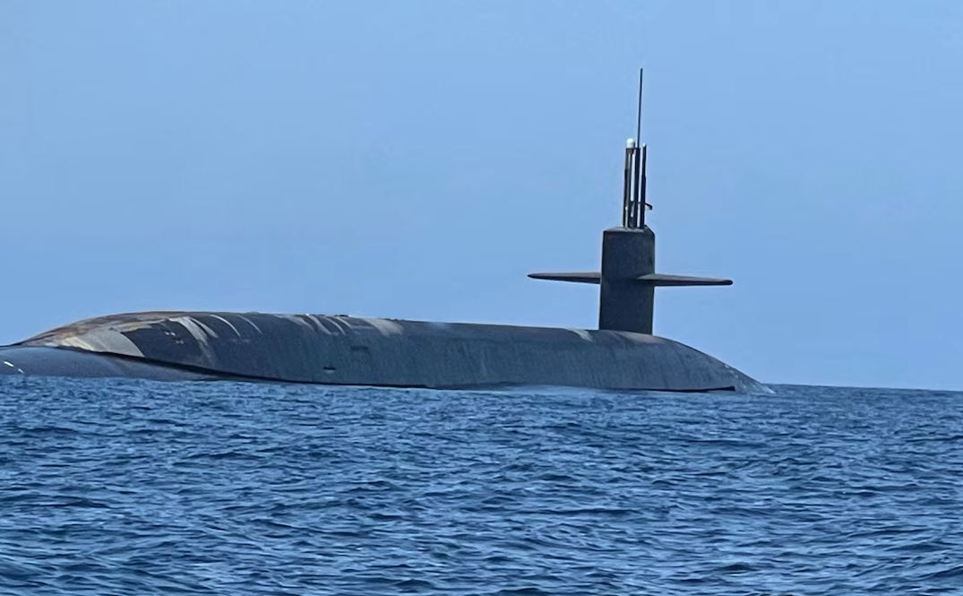 A US submarine sank an Iranian warship in the Indian Ocean on Wednesday, the US defence secretary confirmed