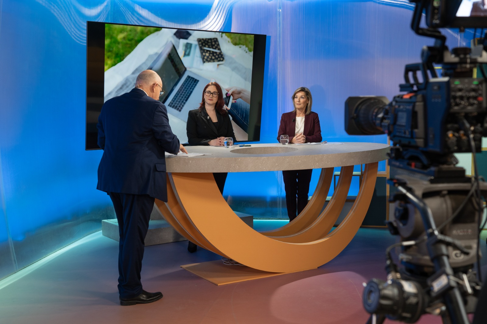 Government researching children's social media behaviour