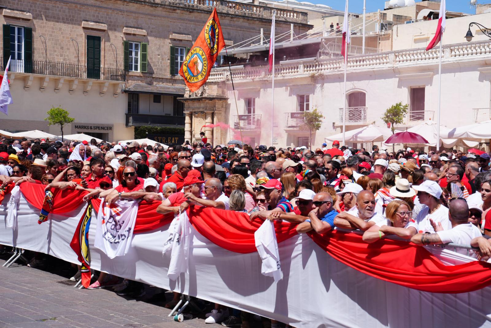 Labour supporters in St George's Square (Photo: Daniel Tihn/MaltaToday)
